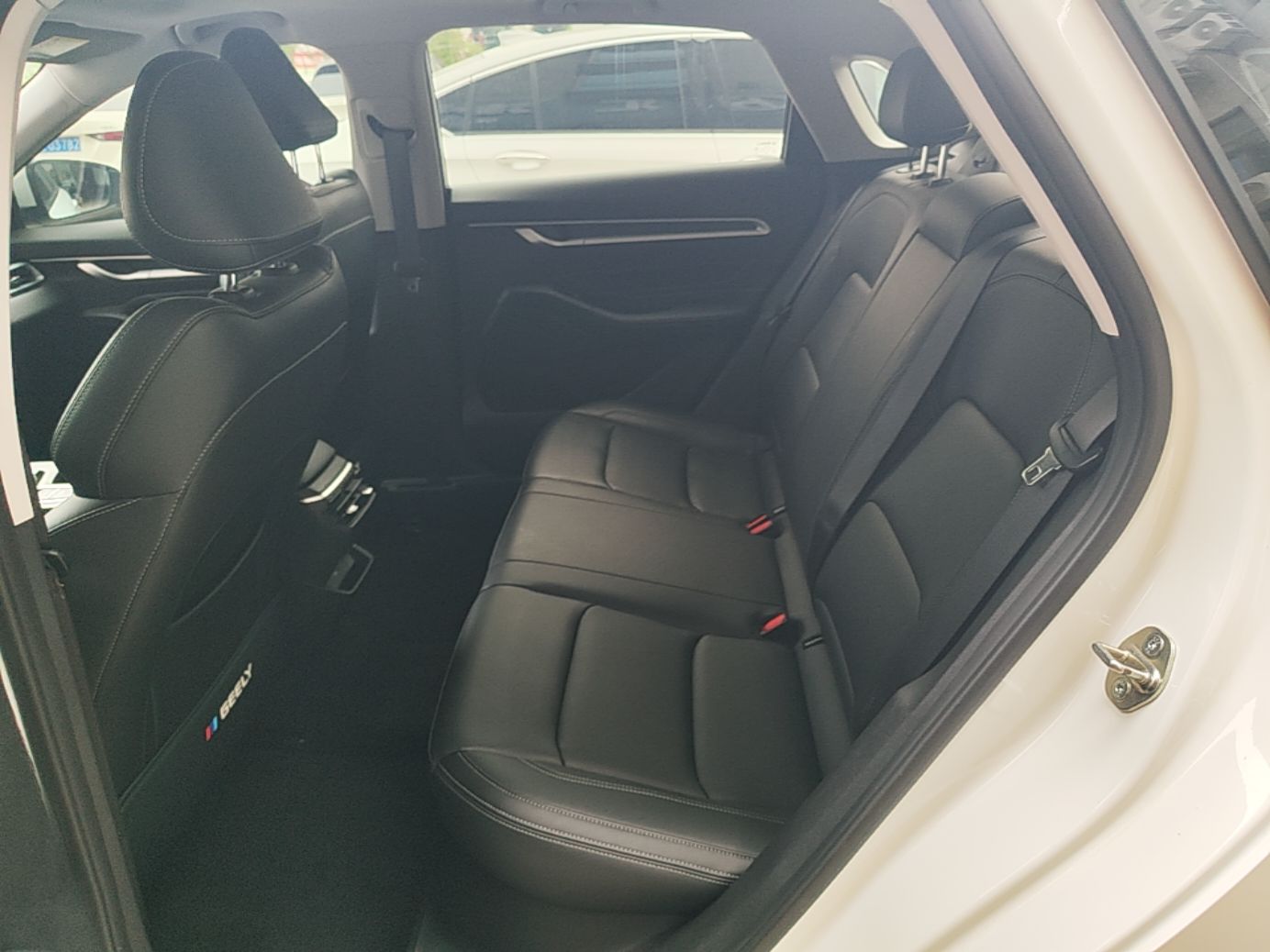 Geely Auto Emgrand 2025 4th Generation 1.5L CVT Luxury Version — снимка 20