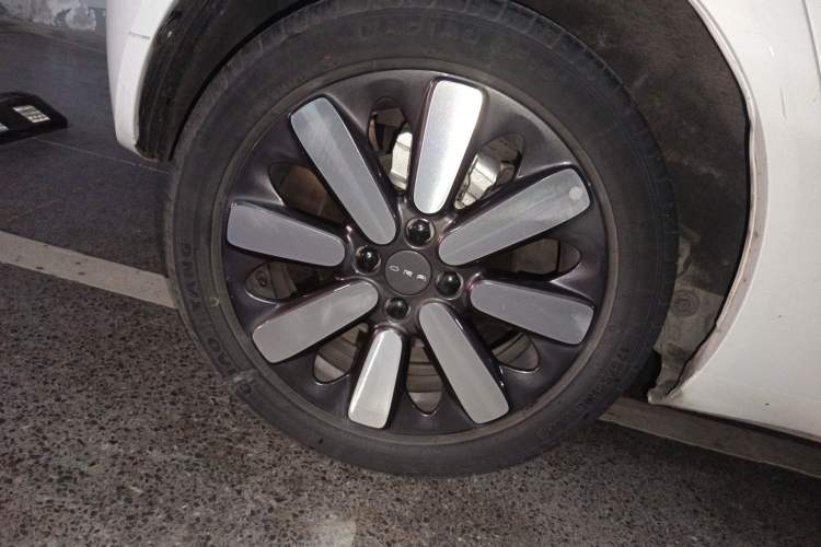 Used ORA Black Cat 2019 351 km Goddess Edition Right Front Wheel Hub