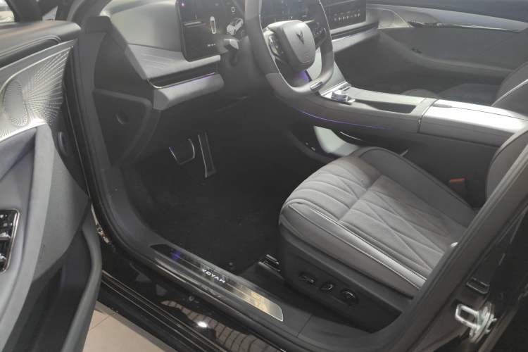 Used VOYAH PASSION 2023 Four-Wheel Drive Standard Edition Driver Seat
