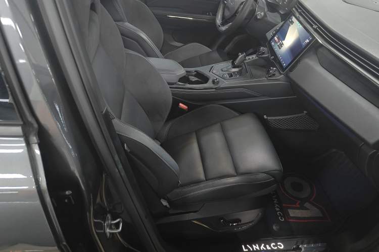 Used Lynk & Co 01 EM-P 2023 1.5TD EM-P PM Right Front Seat