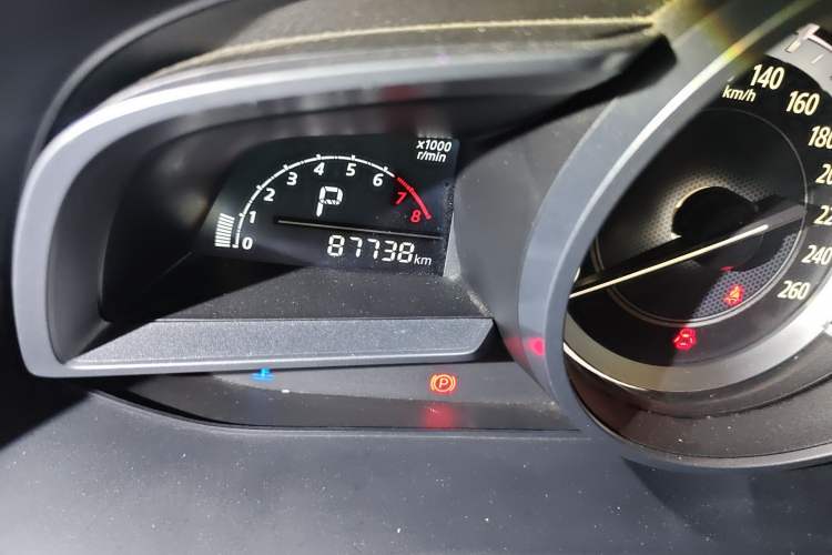 Used Mazda CX-4 2016 2.0L Automatic 2WD Blue Sky Luxury Edition Odometer Close Up