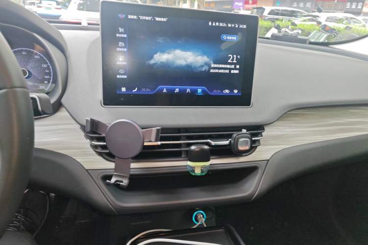 Used Hongqi E-QM5 2024 610 km PLUS
