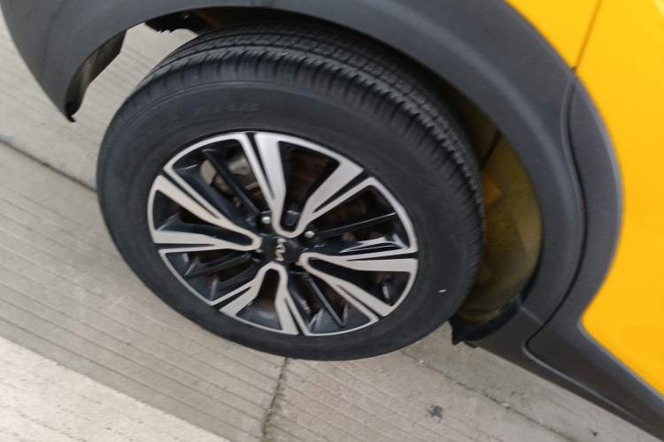 Used Kia kx1 Stonic 2021 1.4L CVT Fun & Sunroof Model
