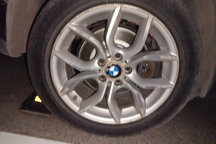 Used BMW X3 2012 xDrive28i Leading Model Right Front Wheel Hub