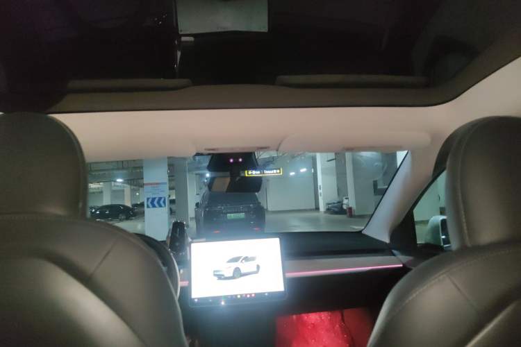 Used Tesla Model Y 2023 Rear-Wheel-Drive Version Headliner