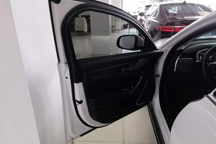 Used Jaguar XFL 2022 XFL 2.0T P200 Two-Wheel-Drive Elite Luxury Edition