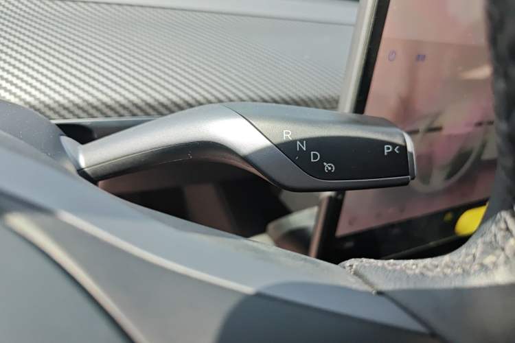 Used Tesla Model Y 2023 Long-Range All-Wheel-Drive Version