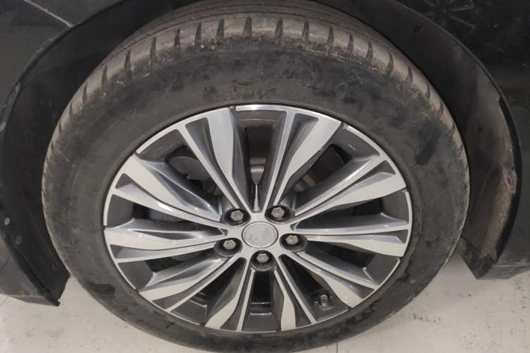 Used Hongqi E-QM5 2022 431 km Charge & Enjoy Edition