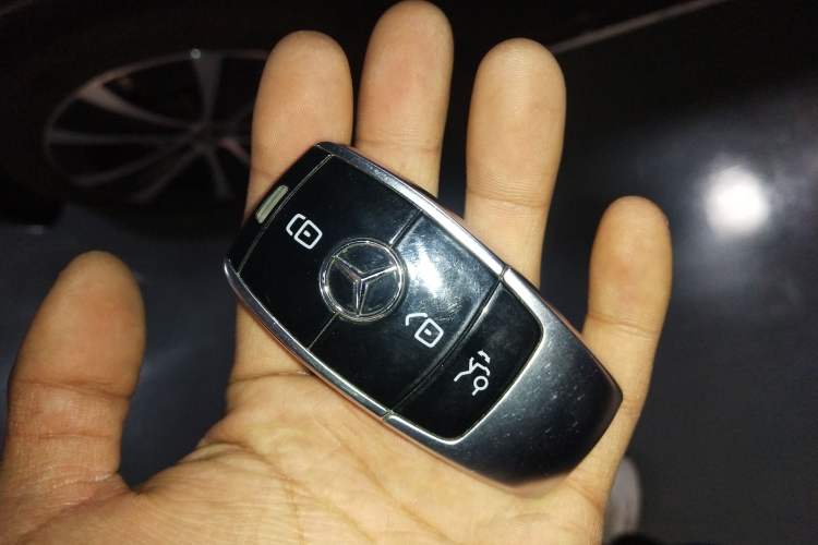 Used Mercedes-Benz E-Class New Energy 2023 E 350 e L Plug-in Hybrid Sports Sedan Vehicle Key