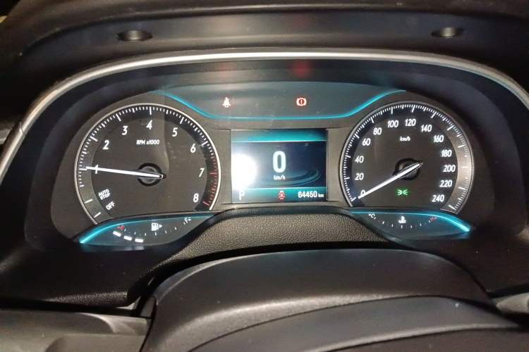 Used Buick GT 2018 15T Dual-Clutch Elite Model China V Standard Instrument Cluster