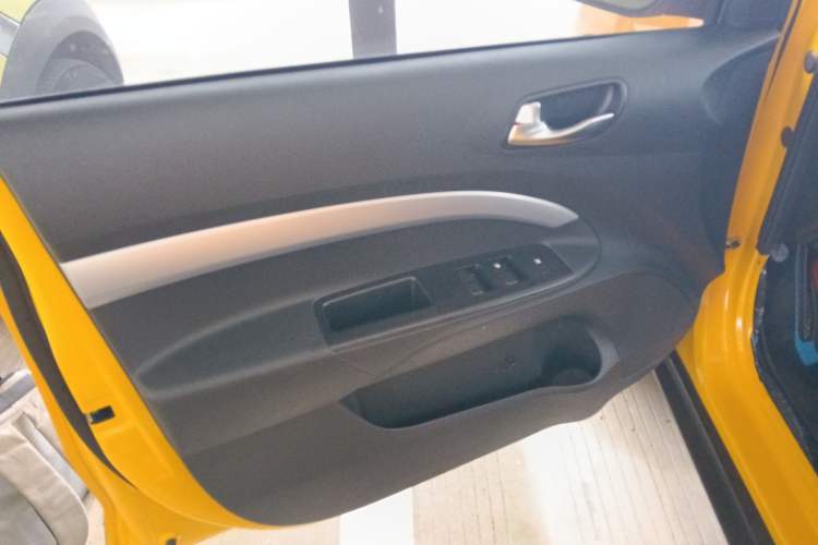 Used Kia kx1 Stonic 2021 1.4L CVT Fun & Sunroof Model
