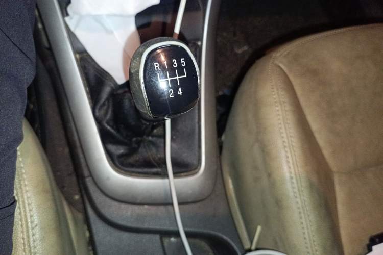 Used Baojun 630 2013 1.5L manual standard version Gear Lever