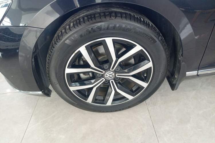 Used Volkswagen Magotan 2020 330TSI DSG Leading Model Exterior 4