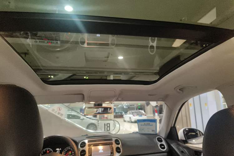 Used Volkswagen Tiguan L 2015 1.8TSI Automatic All-Wheel Drive Comfort Edition
