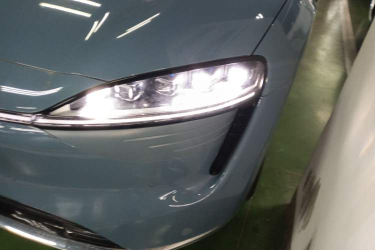 Used Hima Luxeed R7 2024 All-Electric 667 km Max Left Front Headlight