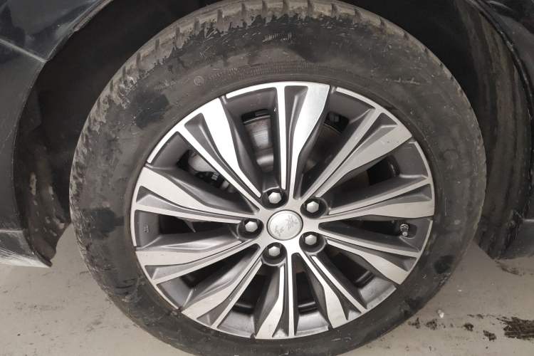 Used Hongqi E-QM5 2022 431 km Charge & Enjoy Edition