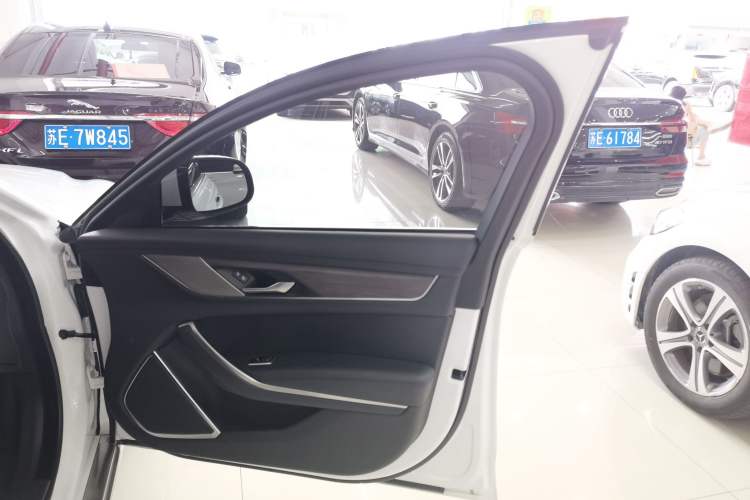 Used Jaguar XFL 2022 XFL 2.0T P200 Two-Wheel-Drive Elite Luxury Edition