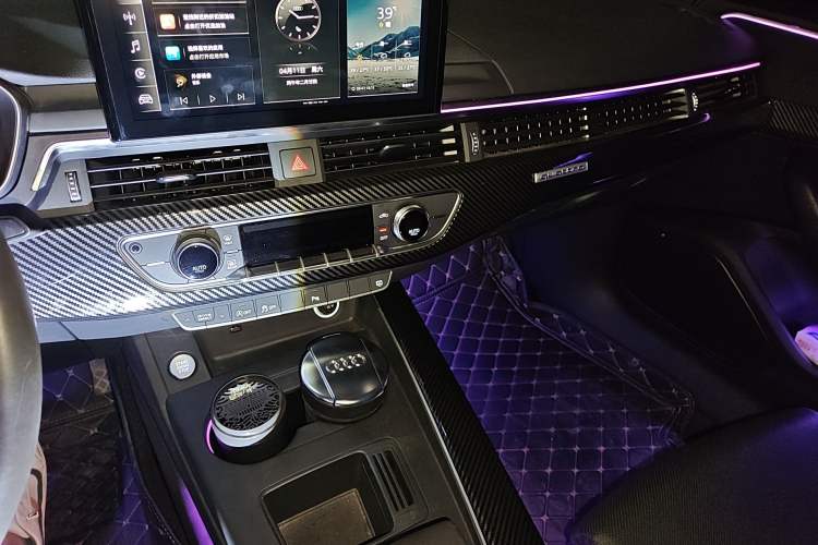 Used Audi A4L 2020 40 TFSI Fashion Dynamic Model Audio And AC Panel