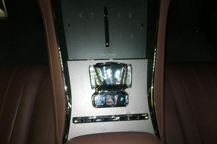 Used Denza Z9 2024 1100 km Four-Wheel Drive Max Version