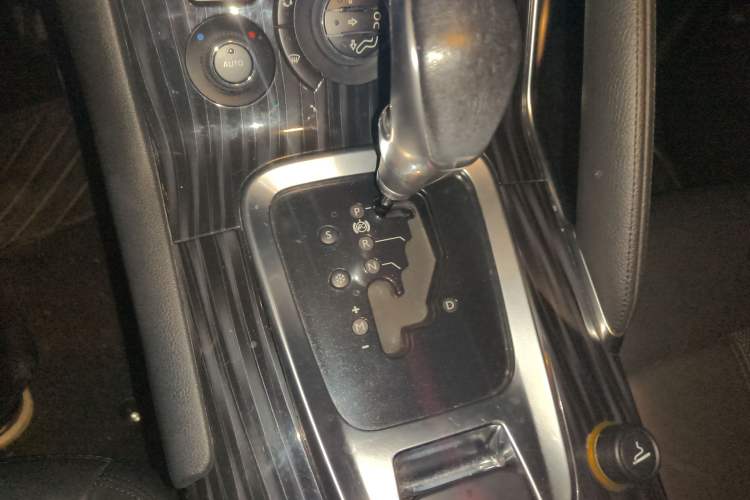 Used Peugeot 3008 2015 2.0L Automatic Trend Edition
