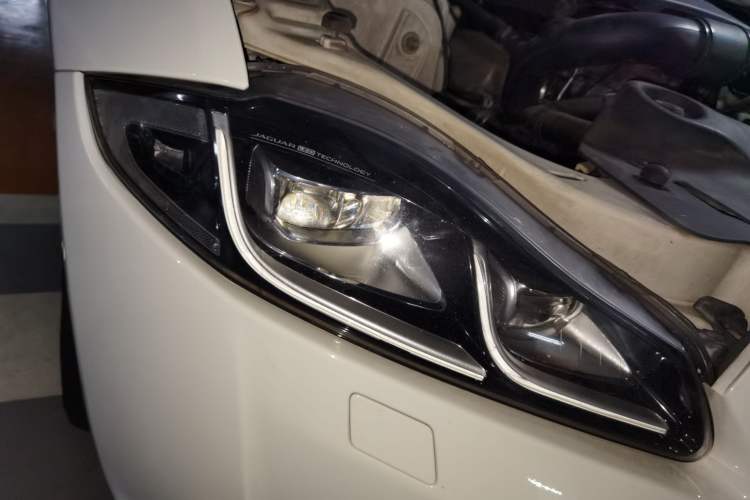 Used Jaguar XJ 2016 XJL 2.0T Two-Wheel-Drive Elegant Business Edition
