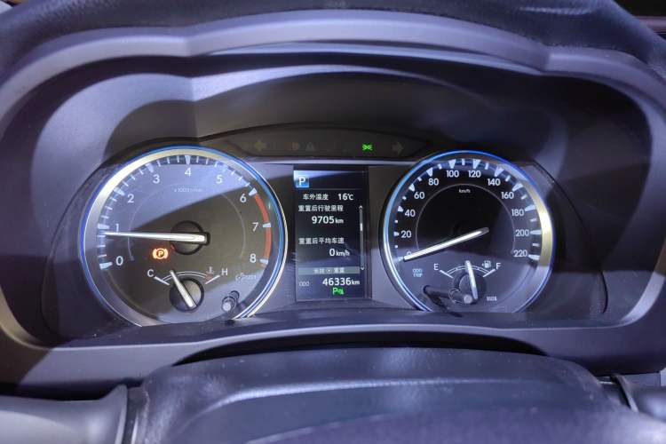 Used Toyota Highlander 2018 2.0T Four-Wheel Drive Luxury Edition 7 Seats China V Emission Standard Instrument Cluster