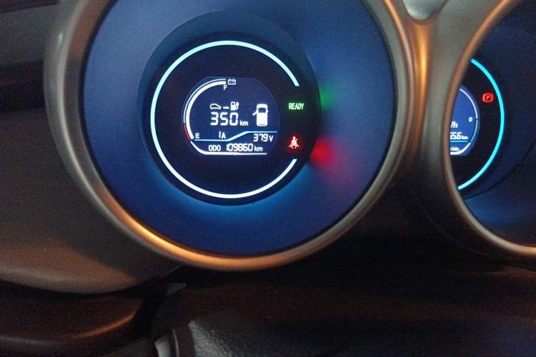 Used ORA Black Cat 2019 351 km Goddess Edition Odometer Close Up