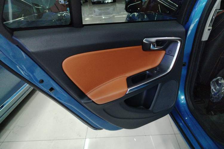 Used Volvo V60 2017 T5 Zhiyi Edition China V Standard