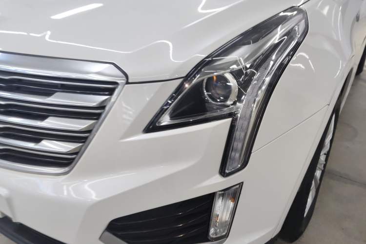 Used Cadillac XT5 2018 28E Four-Wheel Drive Tech Version