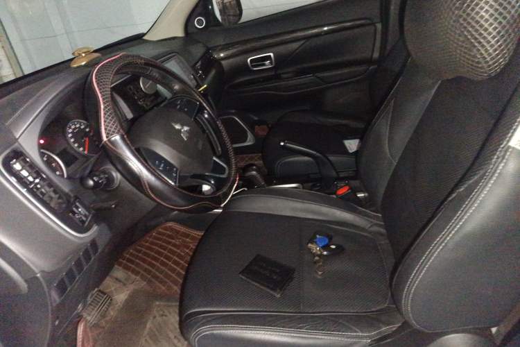 Used Mitsubishi Outlander 2018 2.0L Two-Wheel Drive Glory Edition 5 Seats