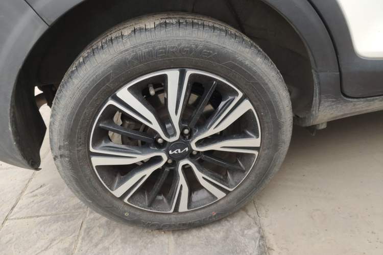 Used Kia kx1 Stonic 2021 1.4L CVT Sunroof Model
