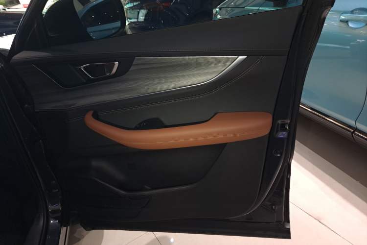 Used Chery Tiggo 8 PLUS 2022 290TGDI DCT Luxury Edition+