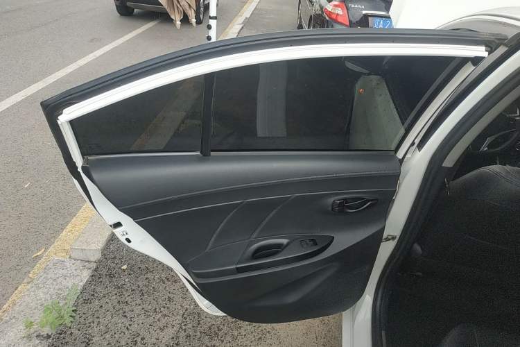 Used Toyota YARiS L Zhi Xiang 2022 1.5L CVT Leading PLUS Edition Interior 8