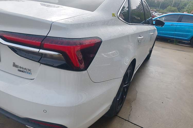 Used Roewe i6 MAX 2020 300TGI Automatic Supreme Edition with Cool Sunroof and Advanced Driving Features
