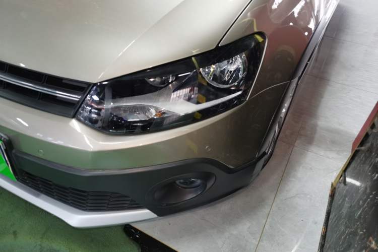 Used Volkswagen Polo 2014 1.6L Cross Polo Automatic Left Front Headlight