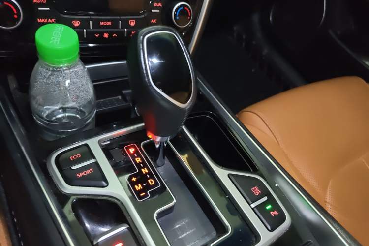 Used Geely Auto Emgrand GT 2015 1.8T Premium Model Gear Lever