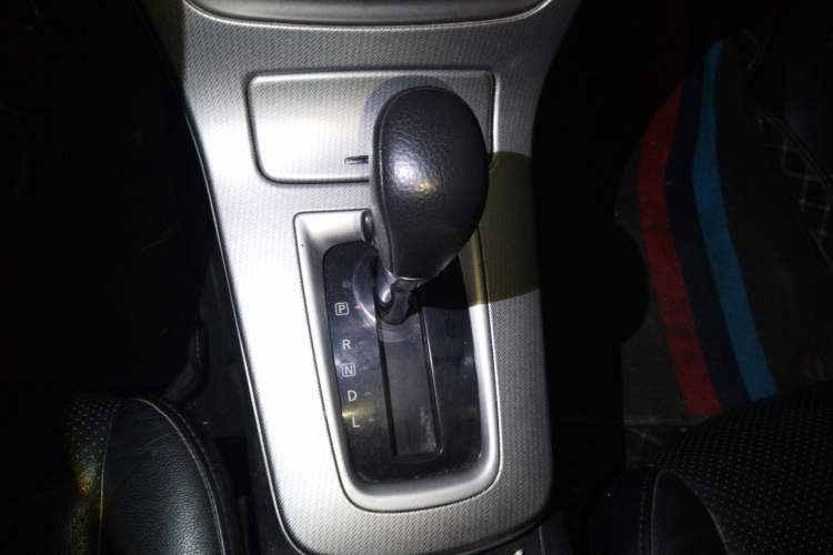 Used Nissan Sylphy 2014 1.6XV CVT Deluxe Edition Gear Lever