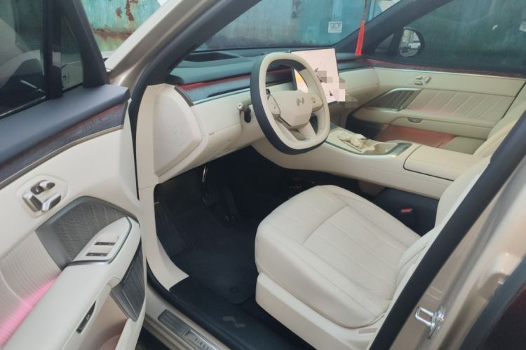 Used ONVO Luxeed L90 2025 Model—Ultra Six-Seater Version
