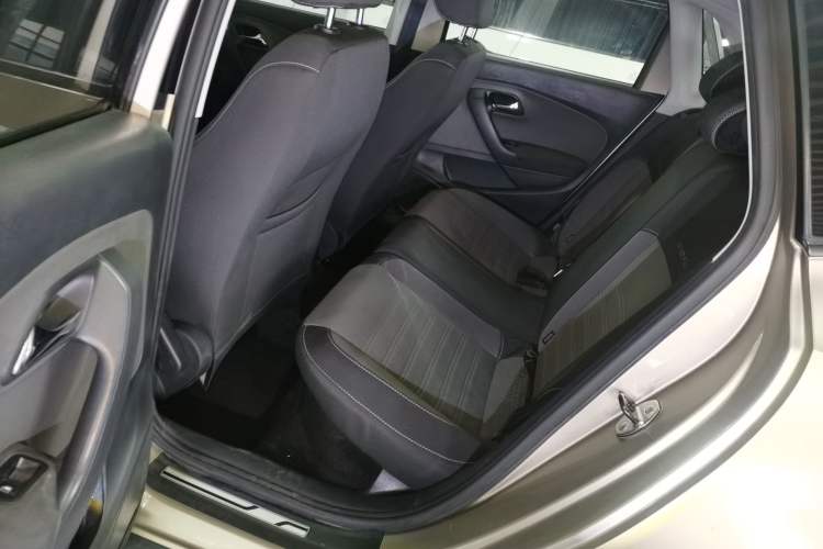 Used Volkswagen Polo 2014 1.6L Cross Polo Automatic Left Rear Seat