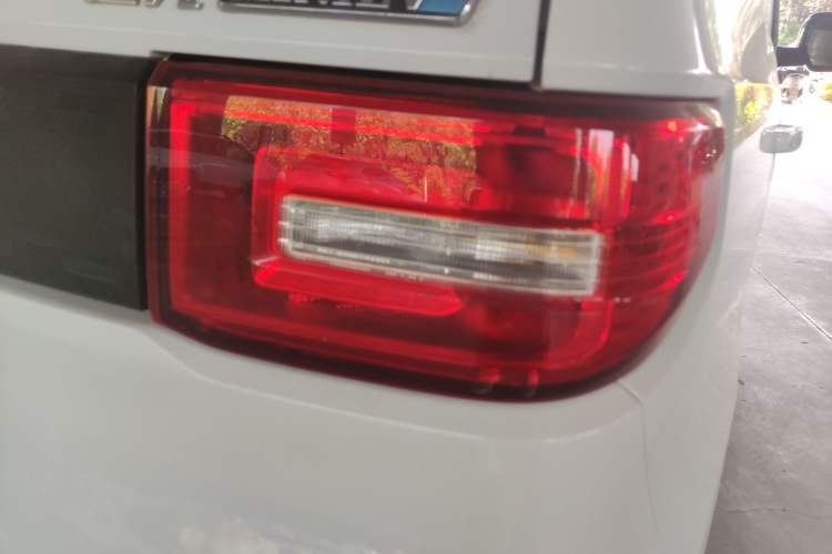Used Wuling Hongguang MINIEV 2020 Enjoyment Model Lithium Iron Phosphate Right Rear Taillight
