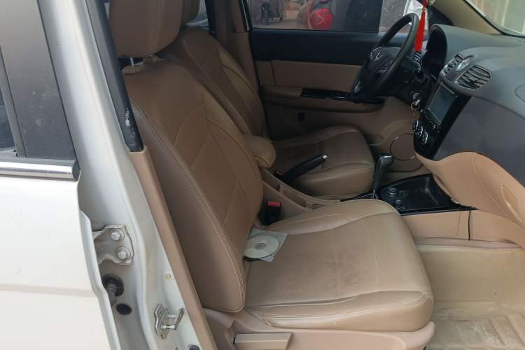 Used Wuling Hongguang 2014 1.5L S Automatic Comfort Edition
