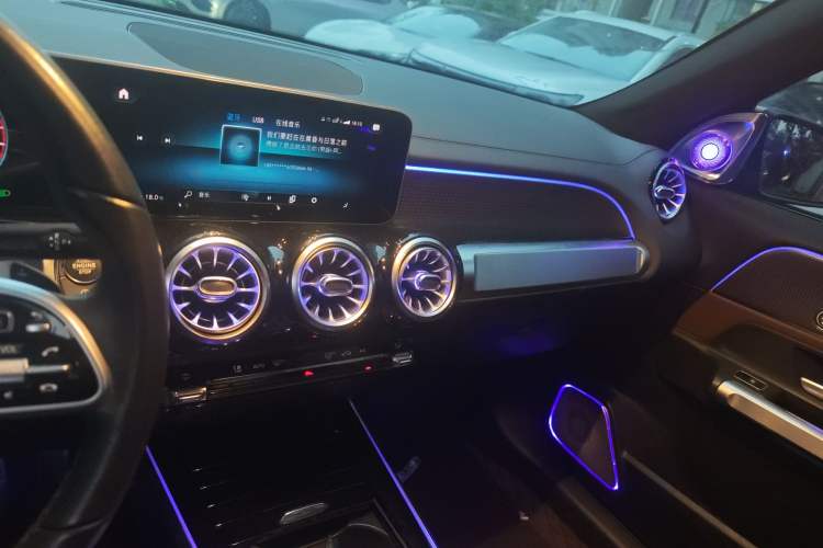 Used Mercedes-Benz GLB 2020 GLB 200 Dynamic Edition Audio And AC Panel