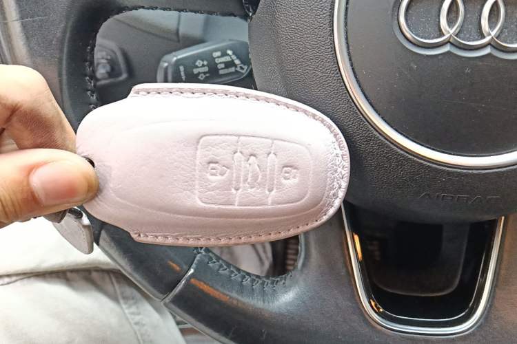 Used Audi Q5 2016 40 TFSI Technology Edition Vehicle Key