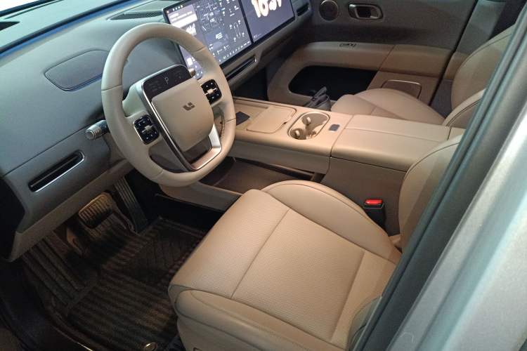 Used Li Auto Li Auto i6 2025 Model Two-Wheel-Drive Standard Type