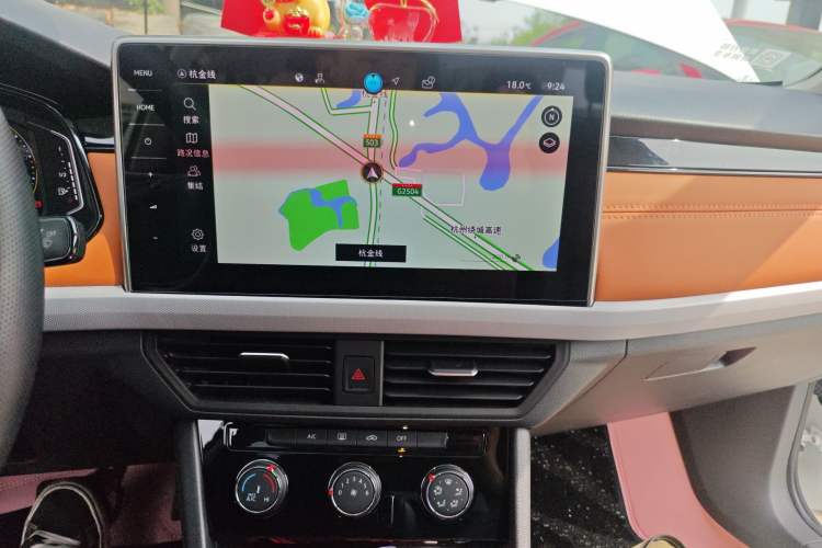 Used Volkswagen Bora 2025 Model, Facelifted 200TSI DSG Yuexing PRO Edition Audio And AC Panel