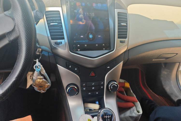 Used Chevrolet Cruze 2015 1.5L Classic SL MT Audio And AC Panel