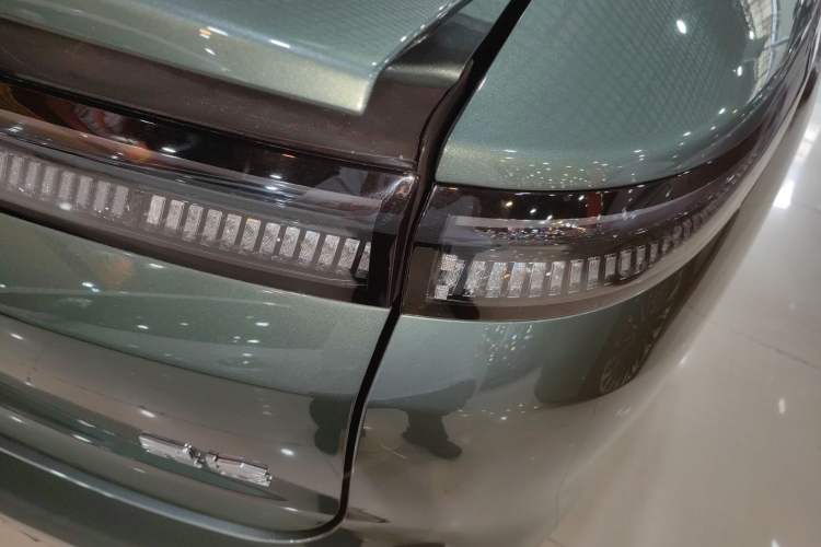 Used EXEED Star Era ES 2025 All-Electric Pro Four-Wheel Drive 77 kWh Exterior 3