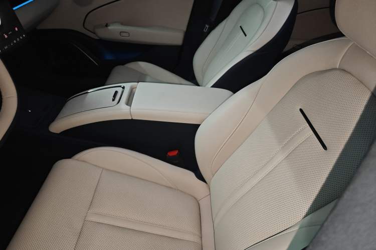 Used Zeekr 007 2024 Rear-Drive Enhanced Version 75 kWh
