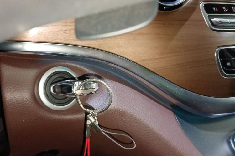 Used Mercedes-Benz V-Class 2022 V 260 L Long-wheelbase Luxury Edition