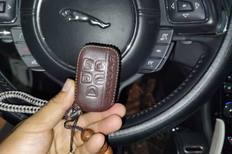 Used Jaguar XJ 2016 XJL 2.0T Two-Wheel-Drive Elegant Business Edition
